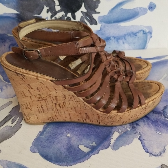 Marc Fisher strappy wedge sandal - Picture 2 of 5